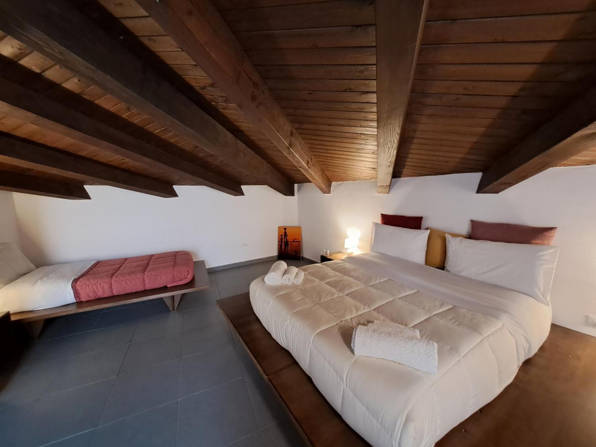 Sopra Moltivolti Guesthouse Palermo Bilik gambar