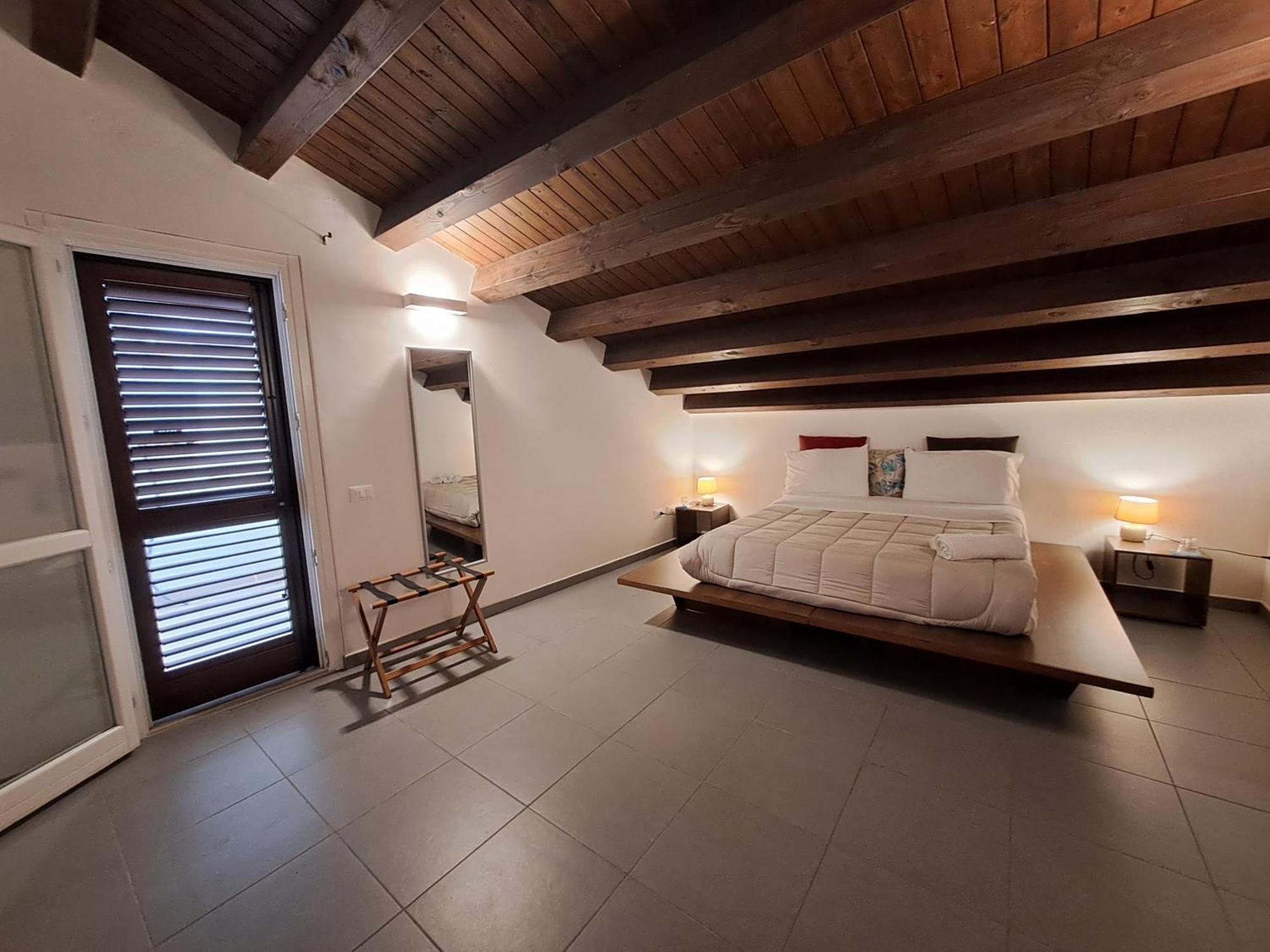 Sopra Moltivolti Guesthouse Palermo Bilik gambar
